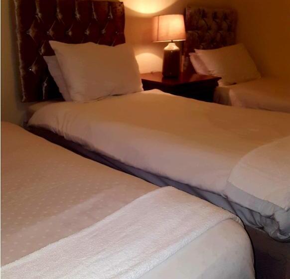 בית מלון כפרי New Oscar