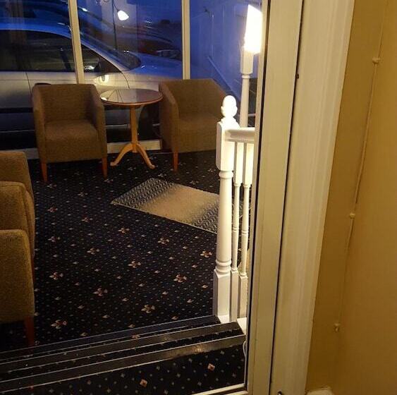 בית מלון כפרי New Oscar