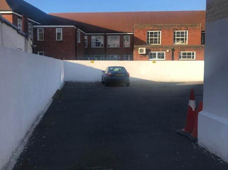 בית מלון כפרי New Oscar