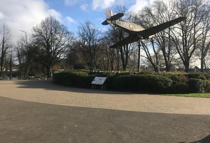 בית מלון כפרי New Oscar