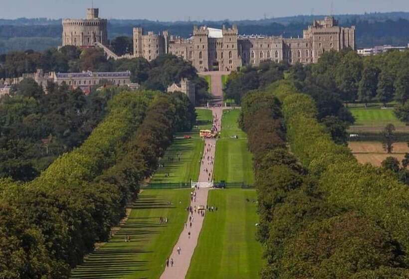 בית מלון כפרי New Oscar