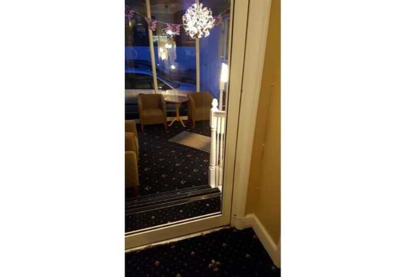 בית מלון כפרי New Oscar