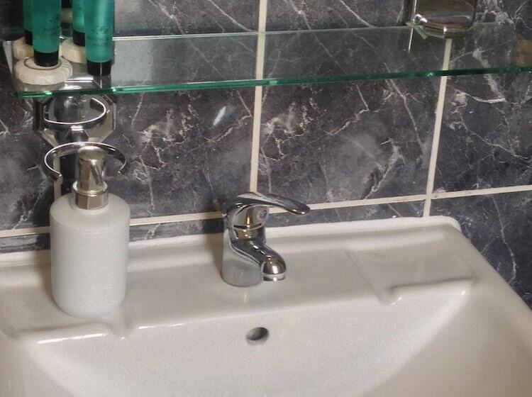 בית מלון כפרי New Oscar