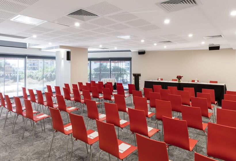 هتل Oaks Darwin Elan