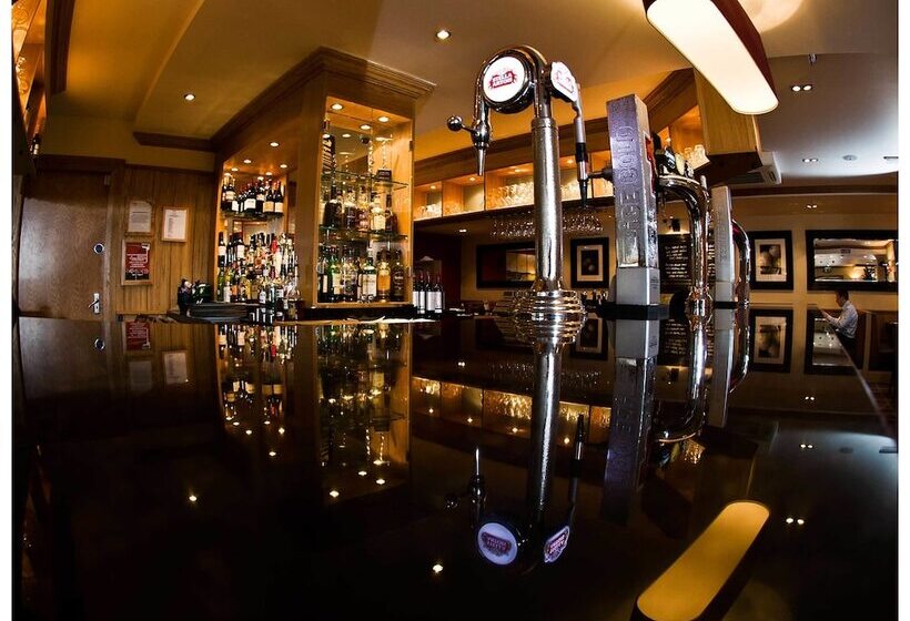 호텔 The Loans Inn