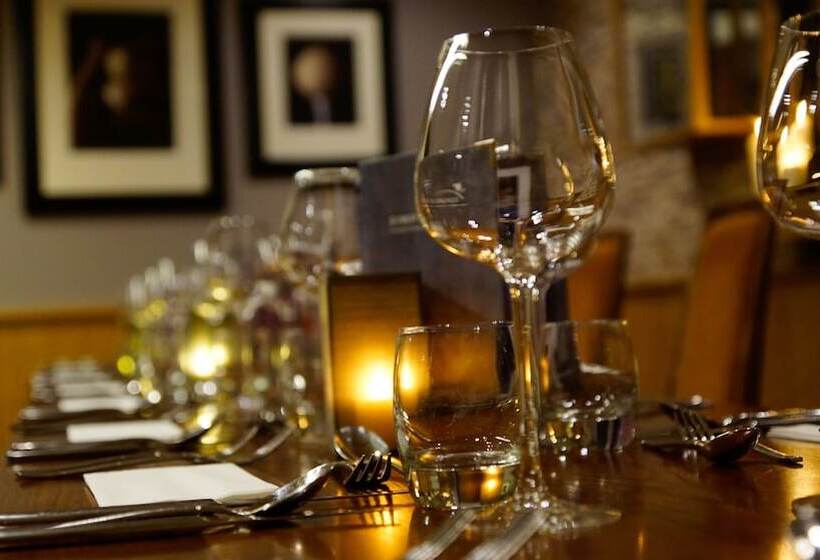 호텔 The Loans Inn