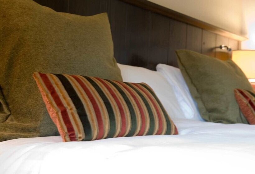 호텔 The Loans Inn