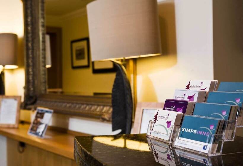 호텔 The Loans Inn