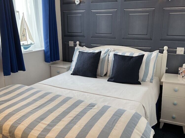 בית מלון כפרי Raffles