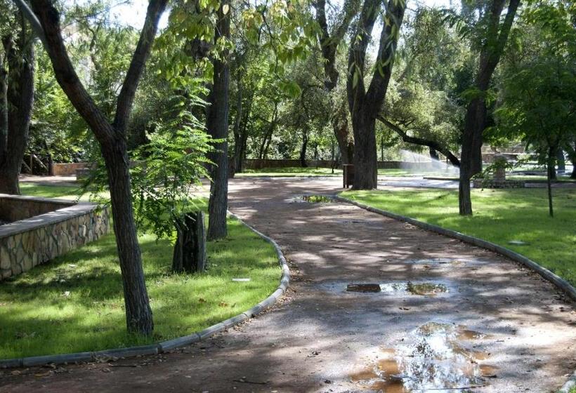 فندق ريفى Hostal Rural El Nacimiento