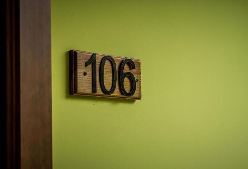 فندق ريفى Hostal Rural El Nacimiento