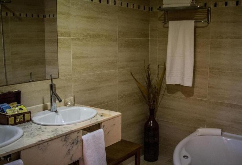 فندق ريفى Hostal Rural El Nacimiento