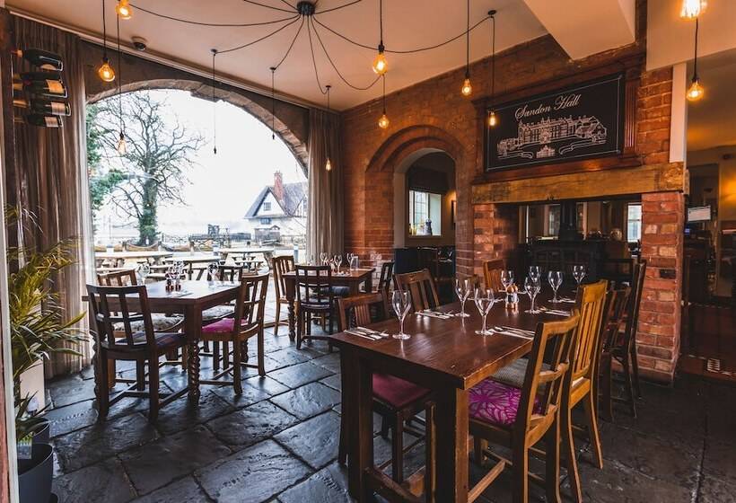 فندق ريفى The Dog & Doublet Inn