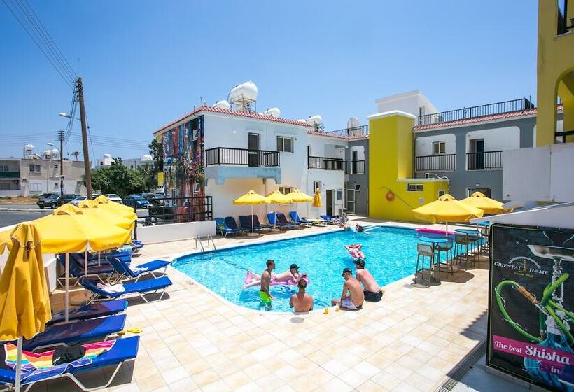 Sea Cleonapa Hotel & Annex