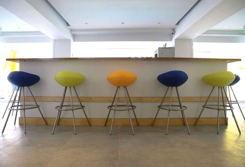 Sea Cleonapa Hotel & Annex