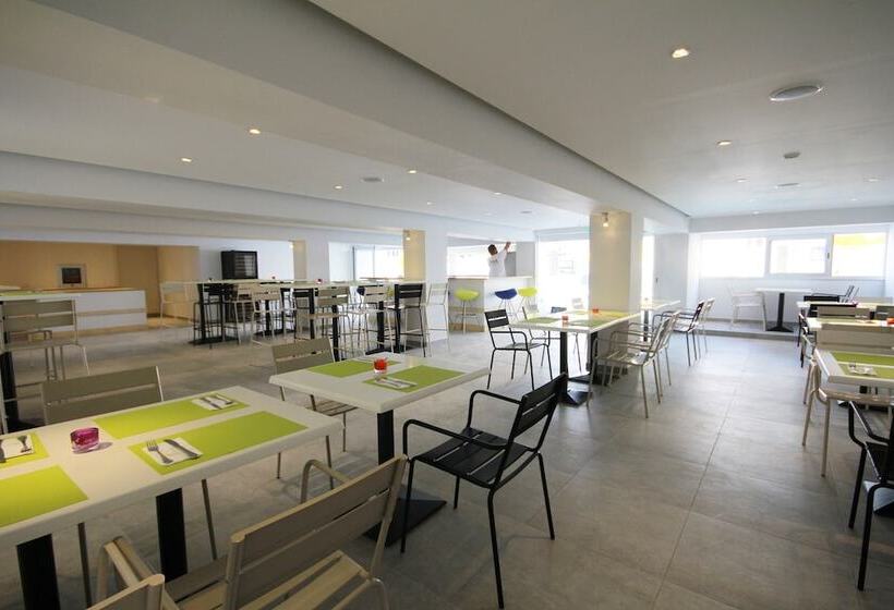 Sea Cleonapa Hotel & Annex