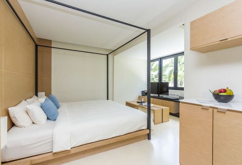 Отель The Anda Mani Khaolak Beachfront Villas