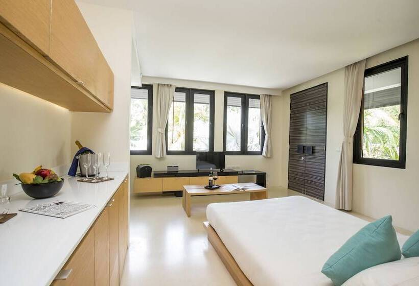 Отель The Anda Mani Khaolak Beachfront Villas