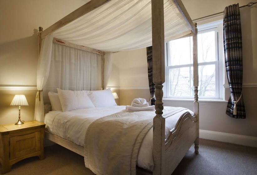 בית מלון כפרי The Camberley