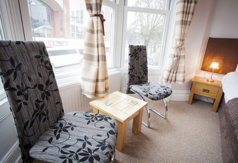 בית מלון כפרי The Camberley