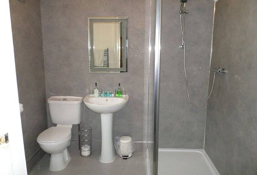 בית מלון כפרי The Camberley