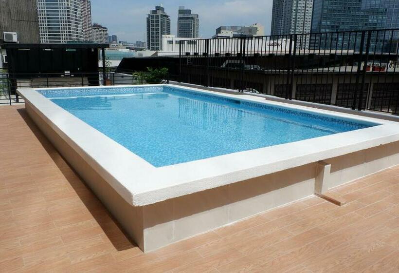 هتل The Charter House