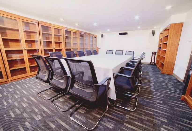 هتل The Charter House