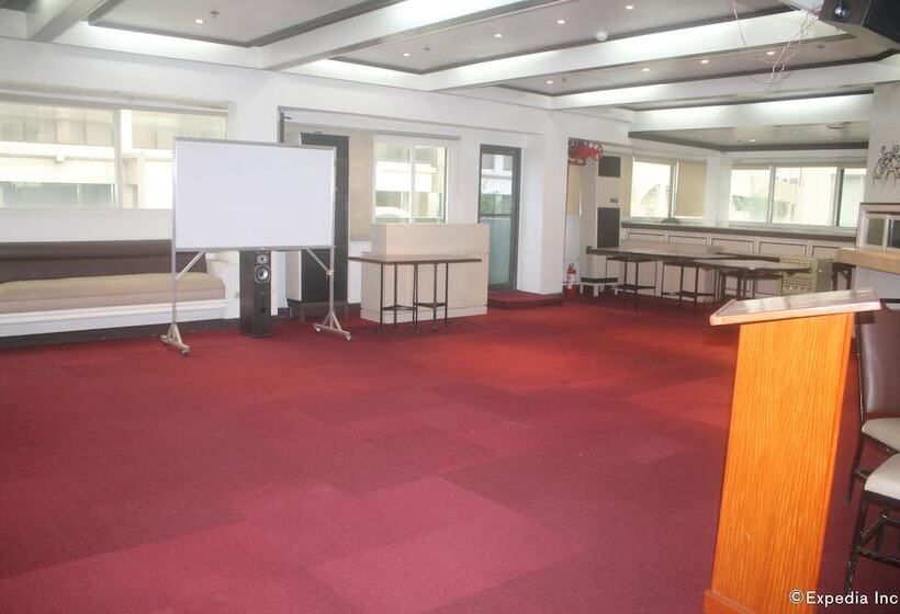 هتل The Charter House