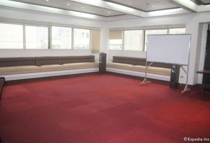 هتل The Charter House