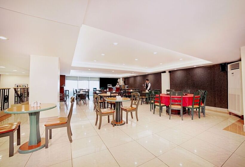 هتل The Charter House