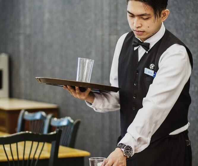 هتل The Charter House