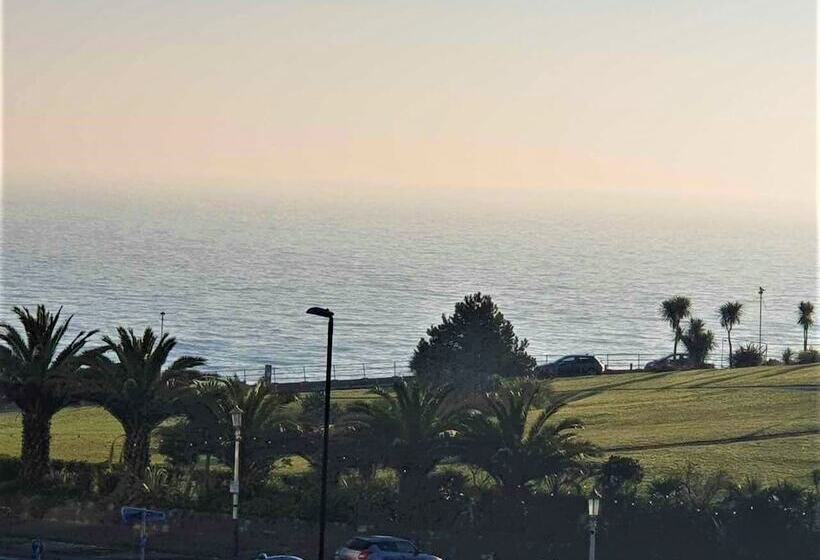 Отель The Ellesmere