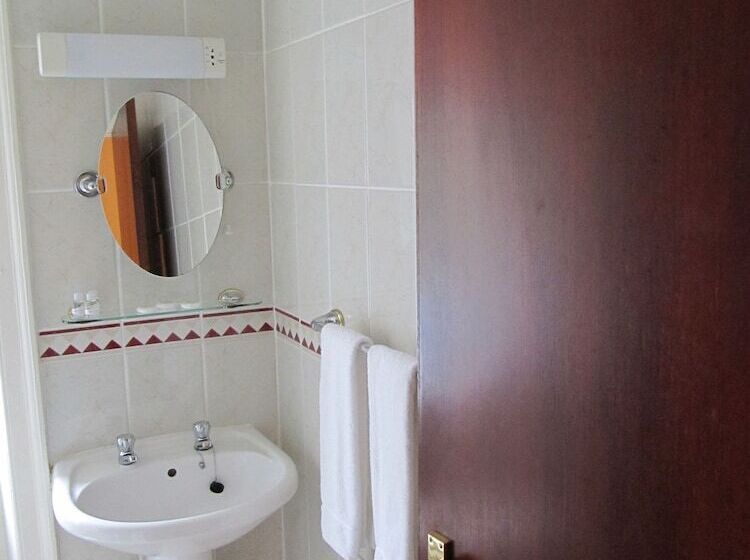 Отель The Manor Country House