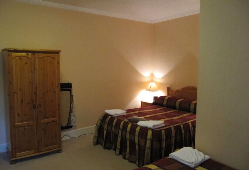 Отель The Manor Country House