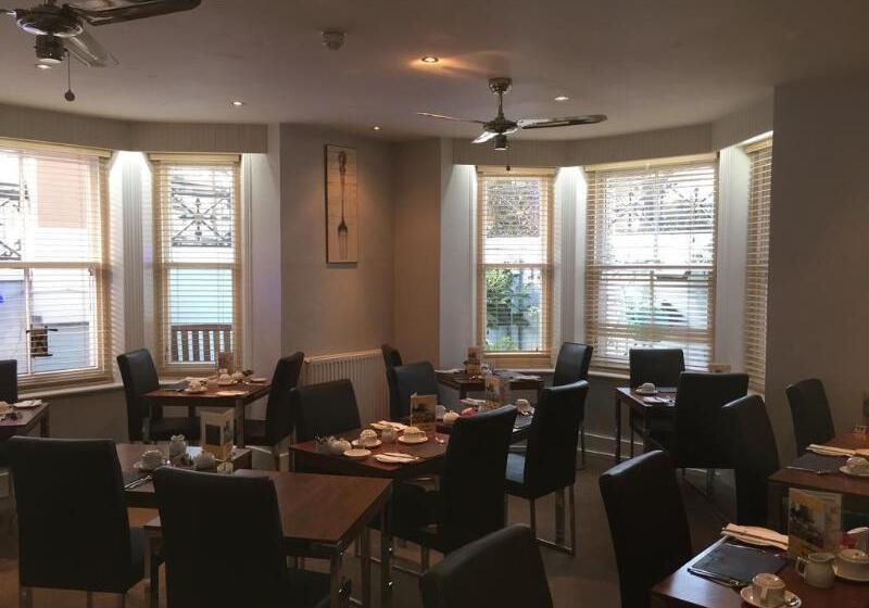 Отель The Mowbray