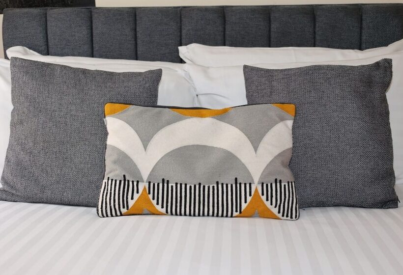 Отель The Olde Kings Arms