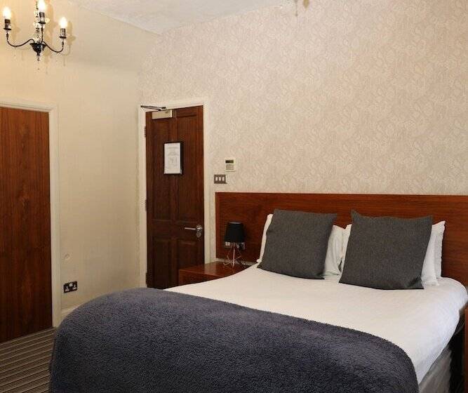 Отель The Olde Kings Arms