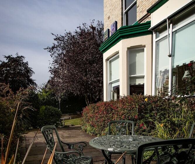 ホテル Raincliffe