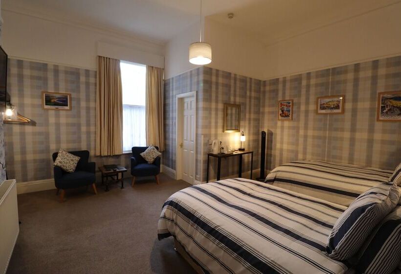 ホテル Raincliffe