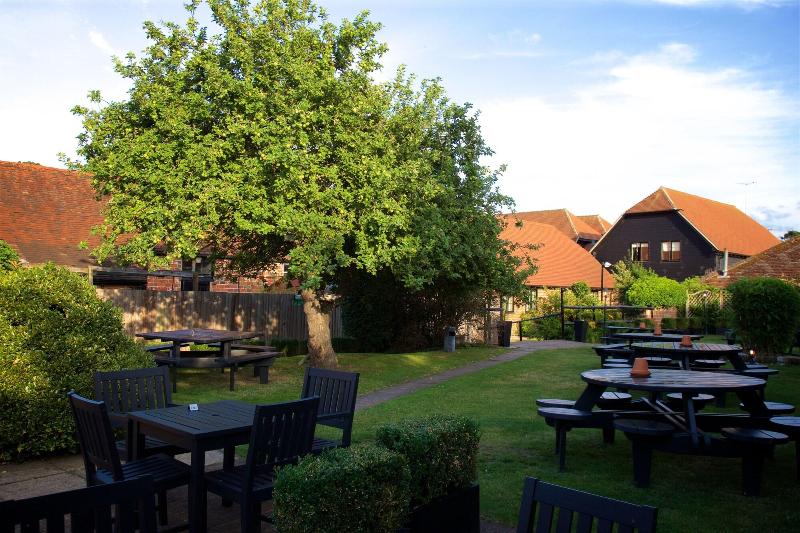 בית מלון כפרי The Talbot Inn