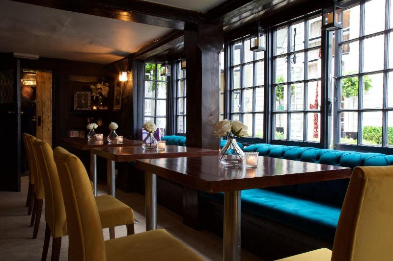 בית מלון כפרי The Talbot Inn