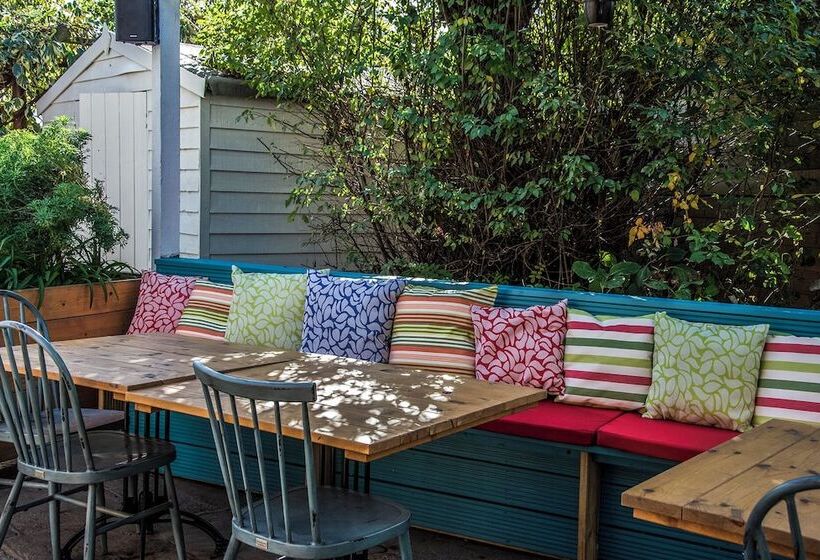 호텔 The Winning Post