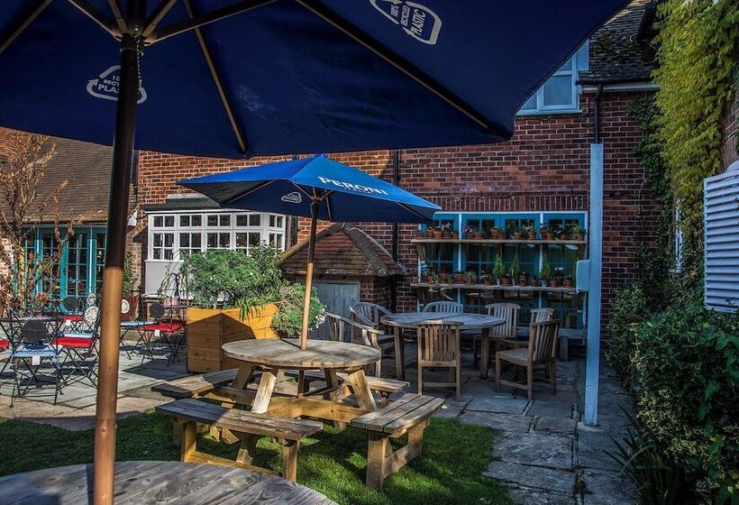 호텔 The Winning Post