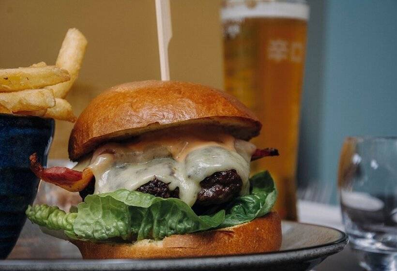 호텔 The Winning Post