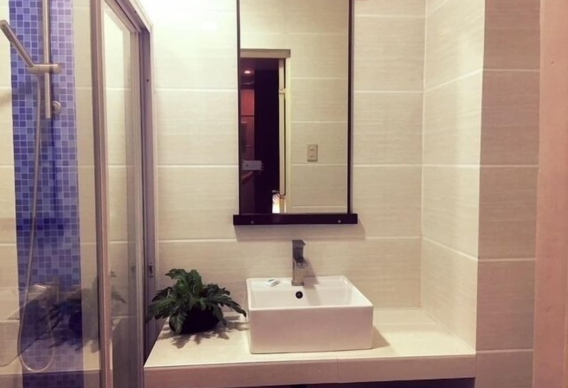 هتل Tiffany Laoag