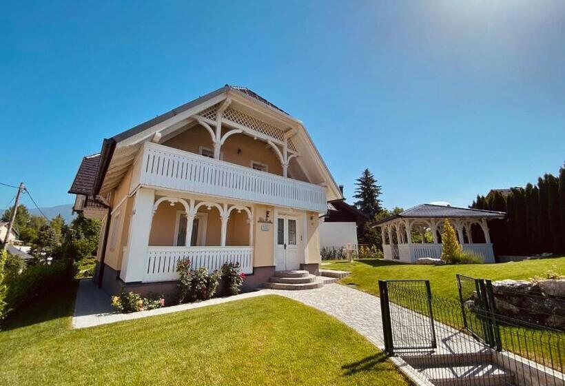 هتل Vacation House Vila Mia