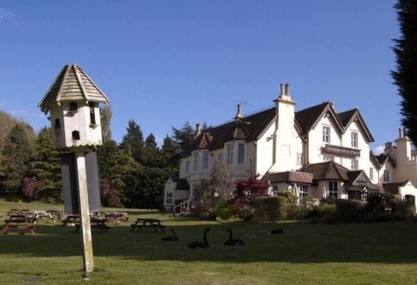 בית מלון כפרי Worplesdon Place