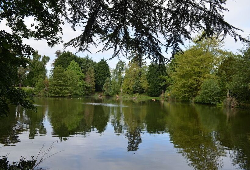 בית מלון כפרי Worplesdon Place