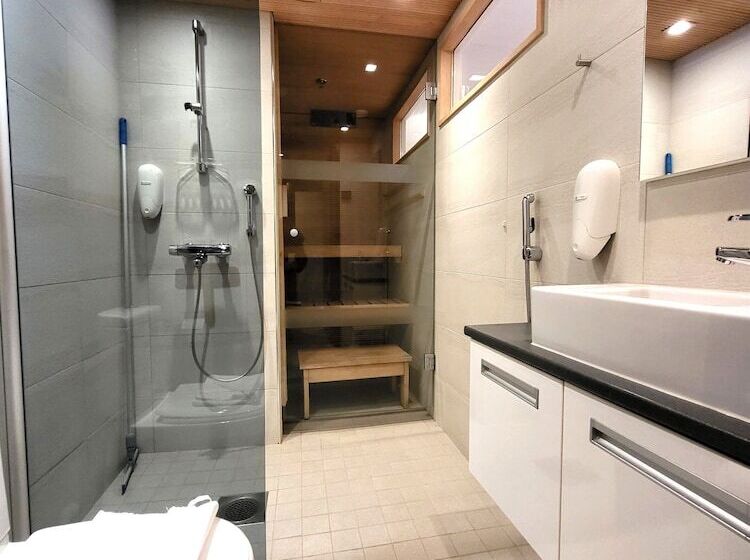 Levi Suites Levi Gold