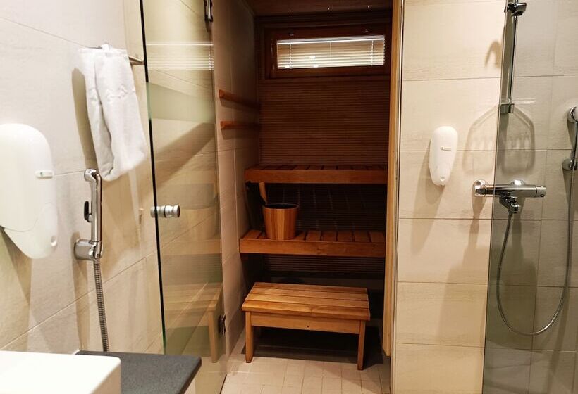 Levi Suites Levi Gold